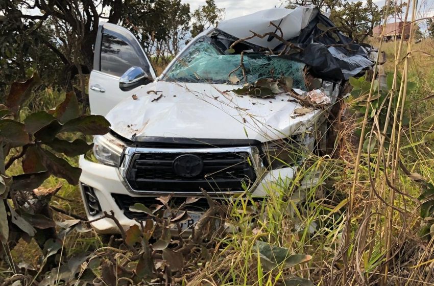  Condutor de 33 anos morre após colisão com caminhão