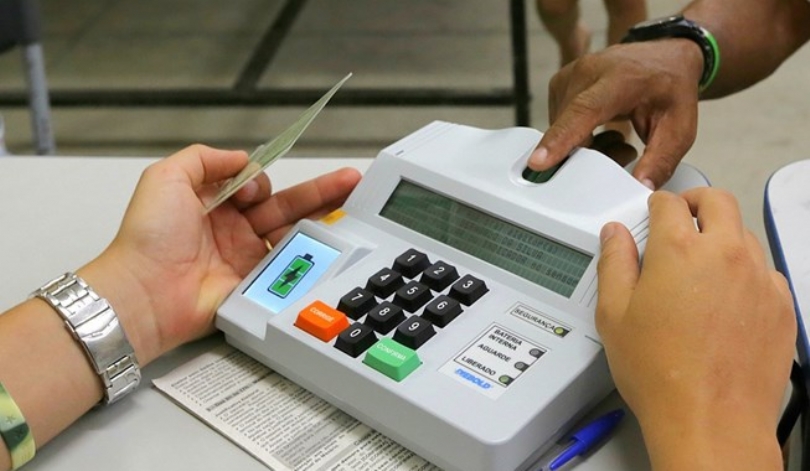  Eleitores podem fazer recadastramento biométrico em Araxá