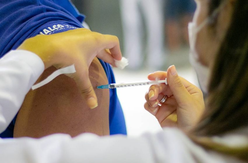  Vacinação contra a Covid-19 está sendo realizada até hoje na Unisa