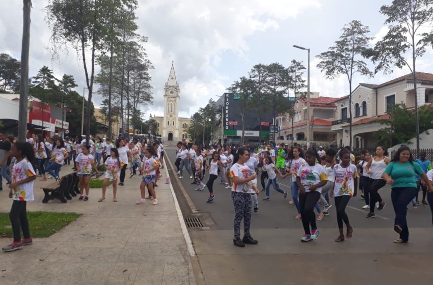  Flashmob Contra a Violência Sexual de Crianças e Adolescentes foi realizada na Avenida Antônio Carlos.