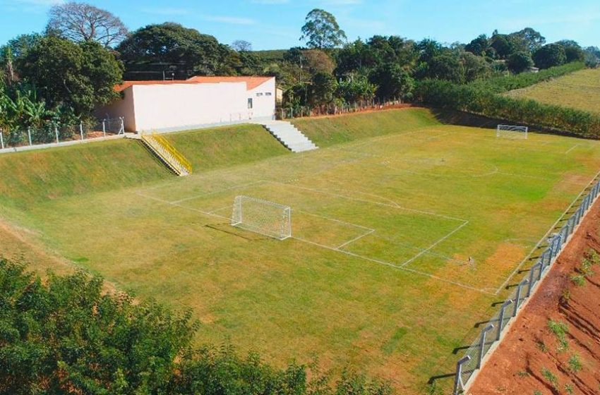  Escola Municipal José Bento, na Boca da Mata, ganha campo de futebol revitalizado