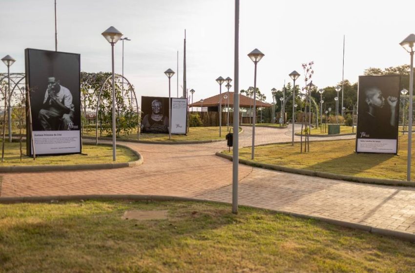  Fliaraxá leva exposição“Muros Invisíveis” para o Parque do Cristo
