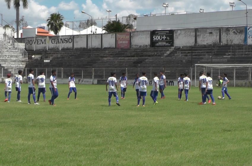  Adolescentes de Araxá se destacam em Copa entre cidades