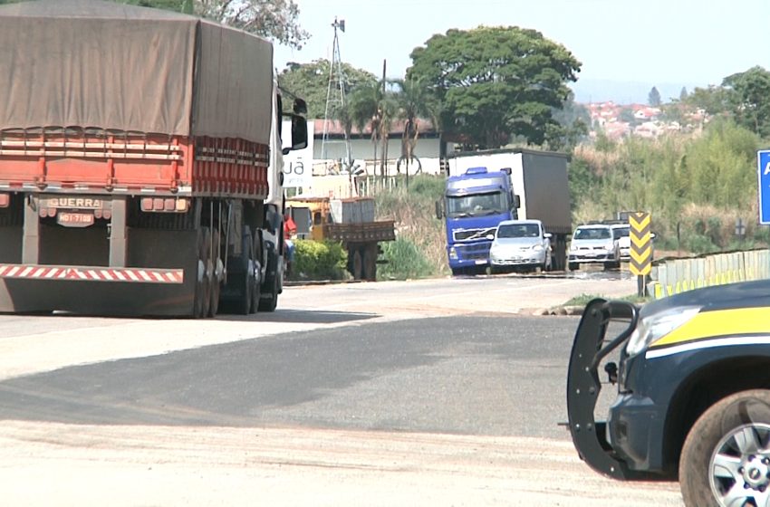  Campanha alerta caminhoneiros sobre roubo de cargas em Araxá