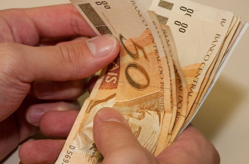  Salário mínimo tem aumento de R$ 41