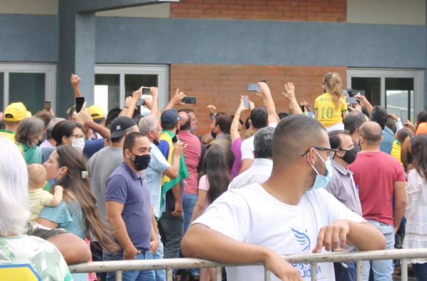  Presidente Bolsonaro desembarca em Araxá para cumprir agenda na cidade de São Roque de MG