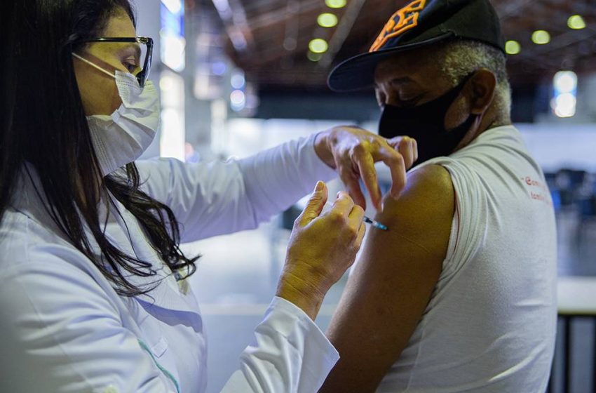  Com feriado de Corpus Christi, vacinação contra a Covid-19 será realizada na terça
