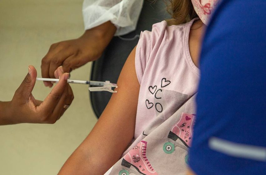 Covid: Crianças de 5 a 11 anos seguem sendo vacinadas em Araxá nesta segunda