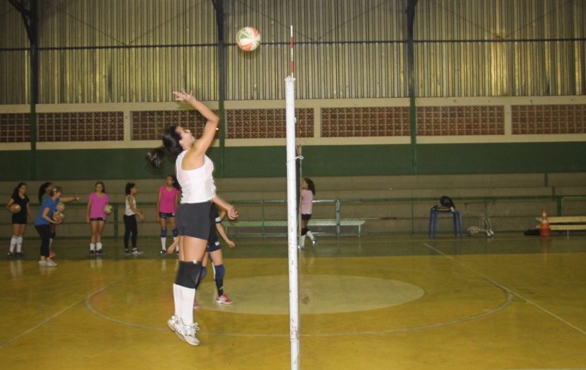  Seletiva de voleibol feminino realizada em Araxá