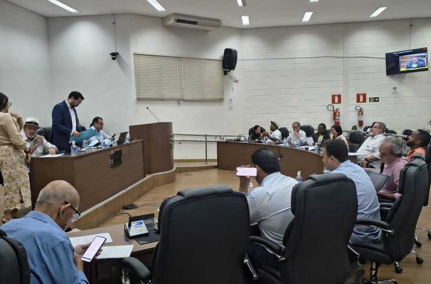  Câmara de Araxá aprova 12 Projetos e discute melhorias para o município